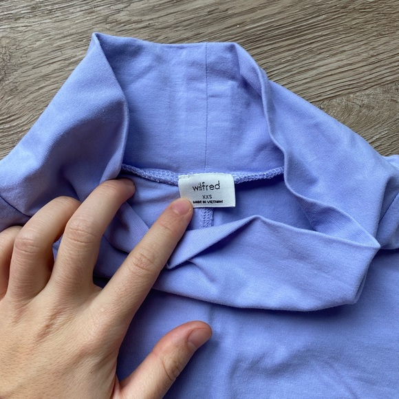 Aritzia - babaton lavender mock neck - Picture 2 of 4